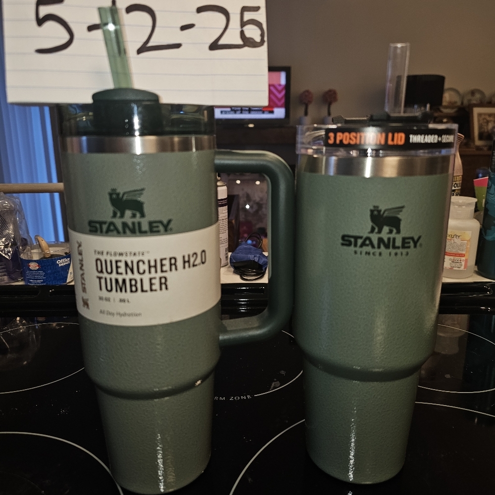 Stanley HAMMERTONE 30 OZ OG NO BEAR LOGO and A 2.0 Hammertone Price Is For Both